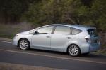 Toyota Prius V 2011 года